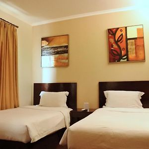 Studio Triple Room